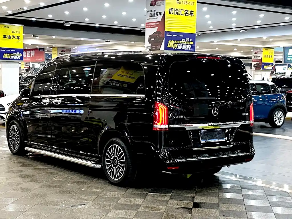Mercedes-Benz V-Class V 2018 V 260 L Luxury Long Wheelbase VI