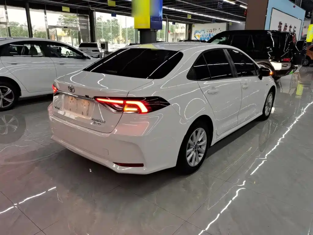 Toyota Corolla - фото 7