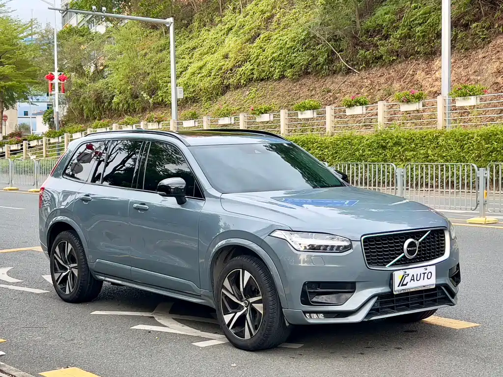Volvo XC90 2020 T6 Luxury 7 мест