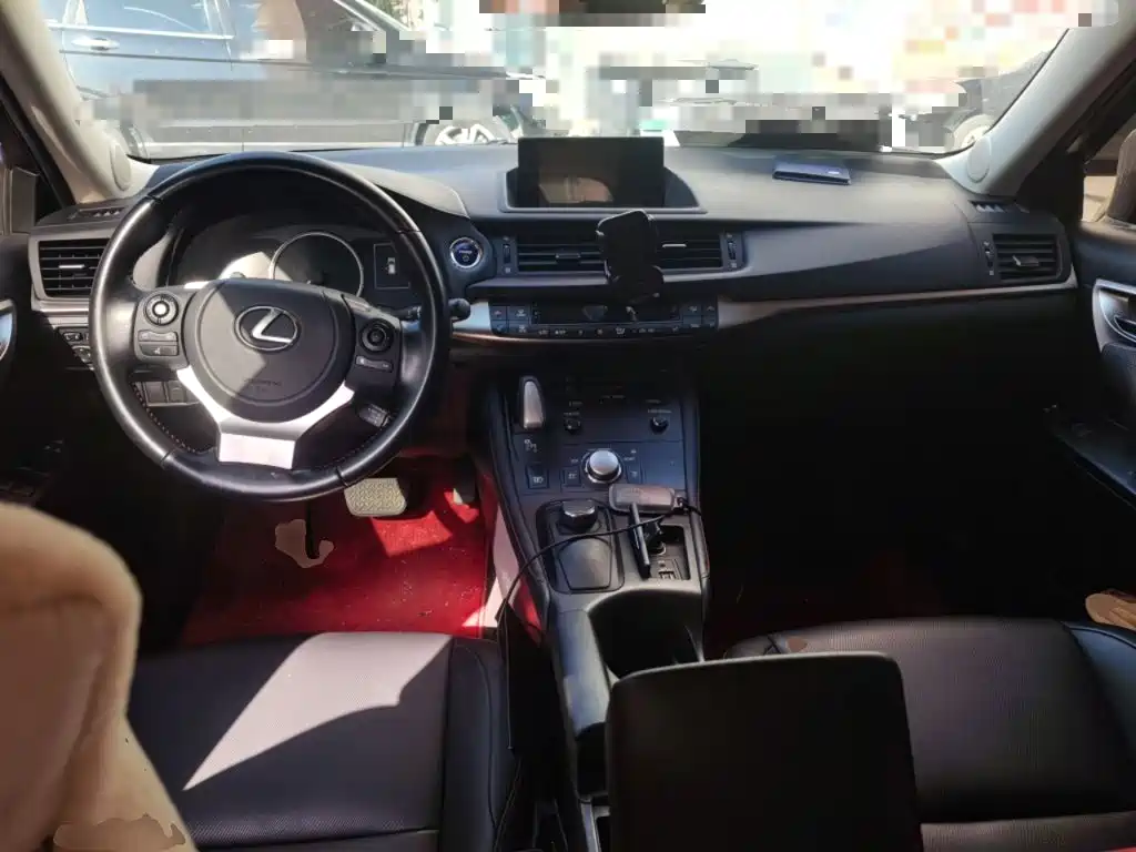 Lexus CT — миниатюра 5