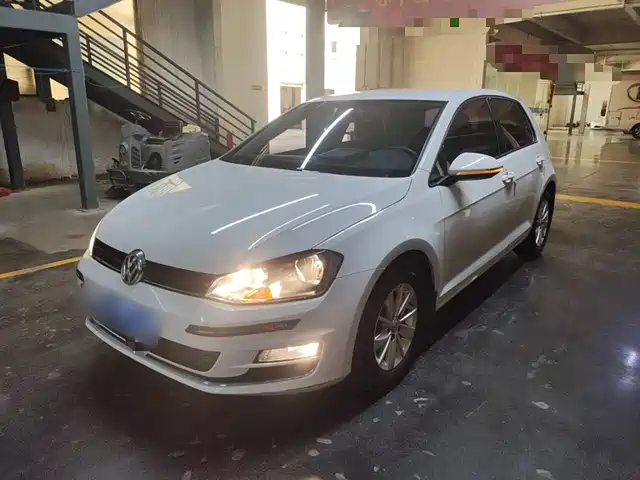 VOLKSWAGEN GOLF 2017