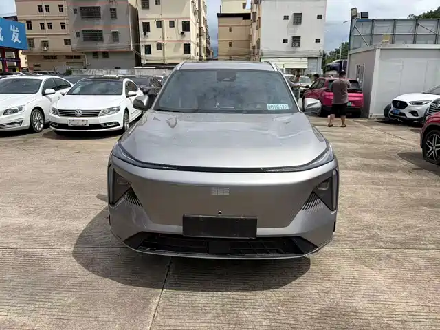 2024 Geely Galaxy L7