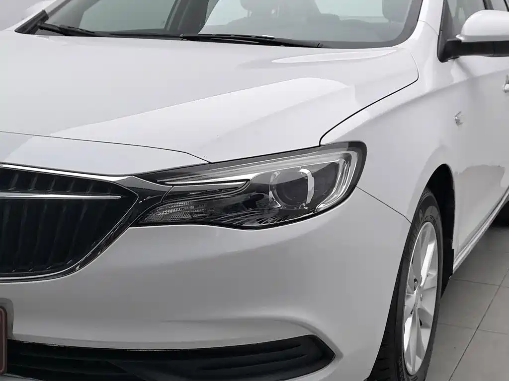 Buick Excelle — миниатюра 7