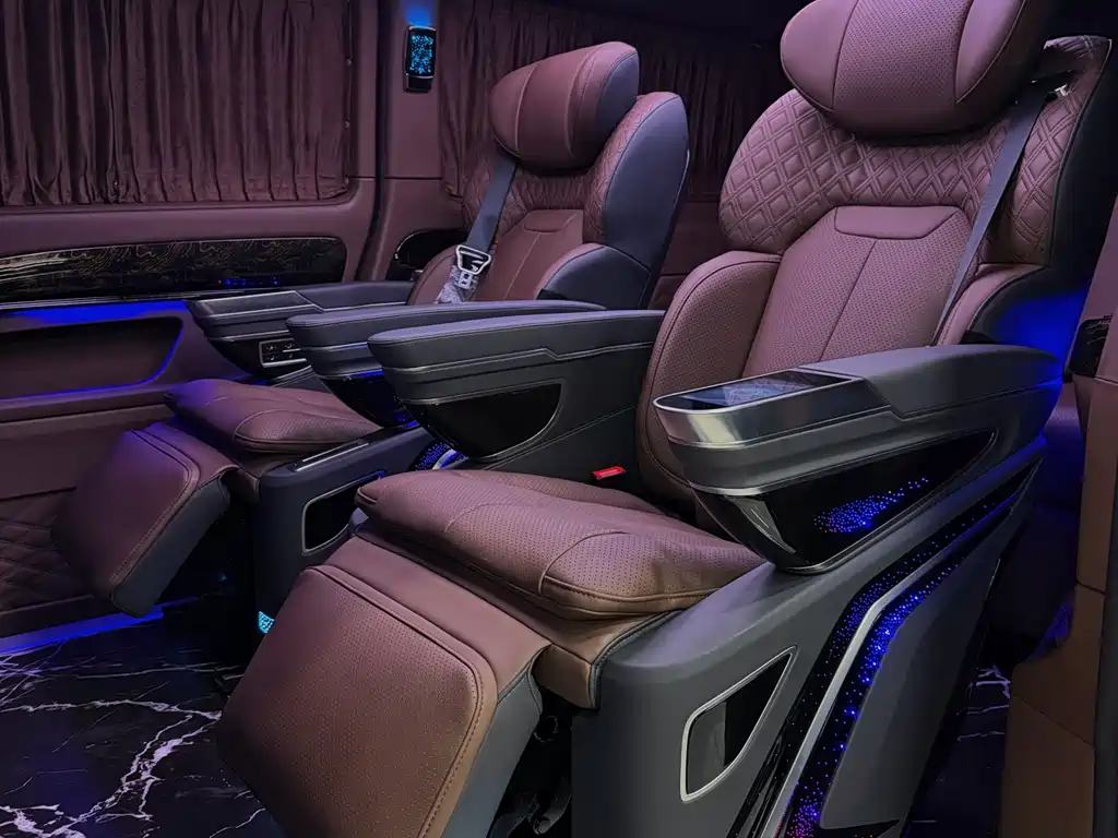 Mercedes-Benz Vito 2024 2.0T 7 мест