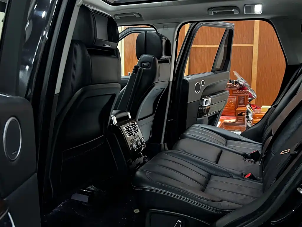 Land Rover Range Rover — миниатюра 12