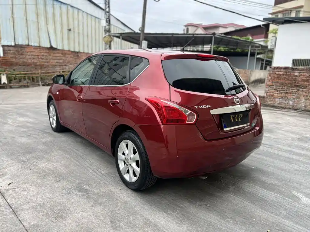 Nissan Tiida — миниатюра 6