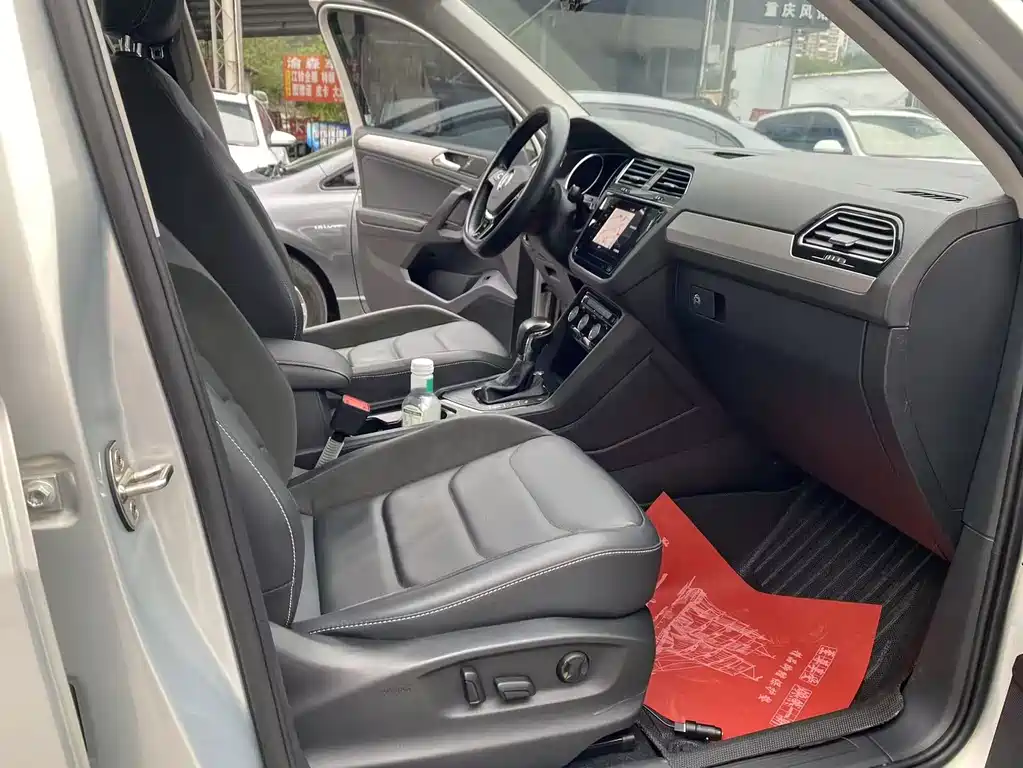 Volkswagen Tiguan L — миниатюра 10