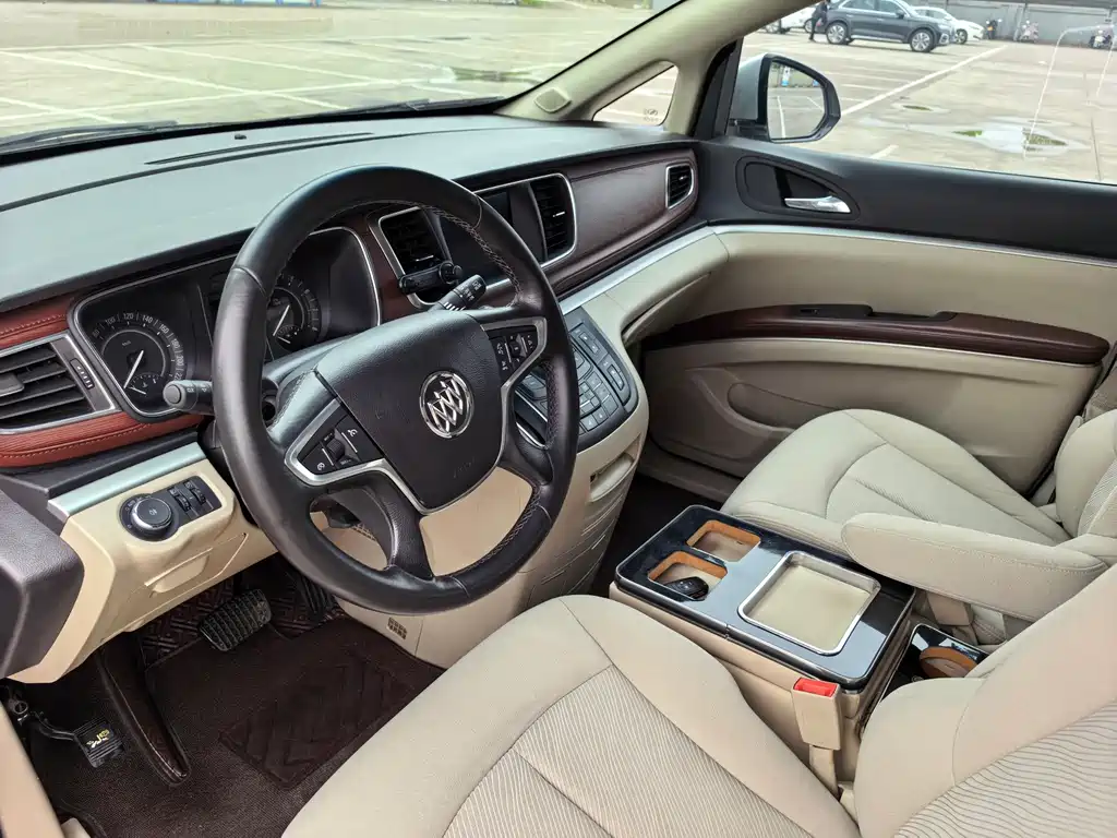 Buick GL8 2017 25S Comfort V
