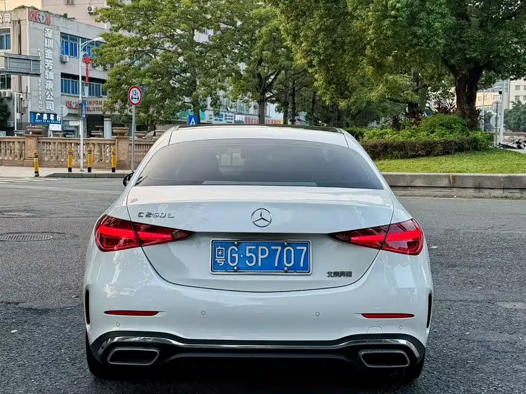 Mercedes-Benz C-Class — миниатюра 6