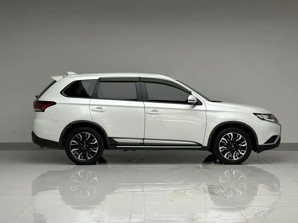 Mitsubishi Outlander 2019 2.0L Enjoy 5 мест VI
