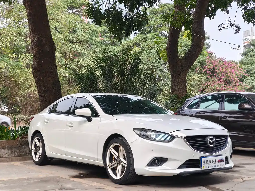 Mazda Atenza 2014 2.0L Luxury