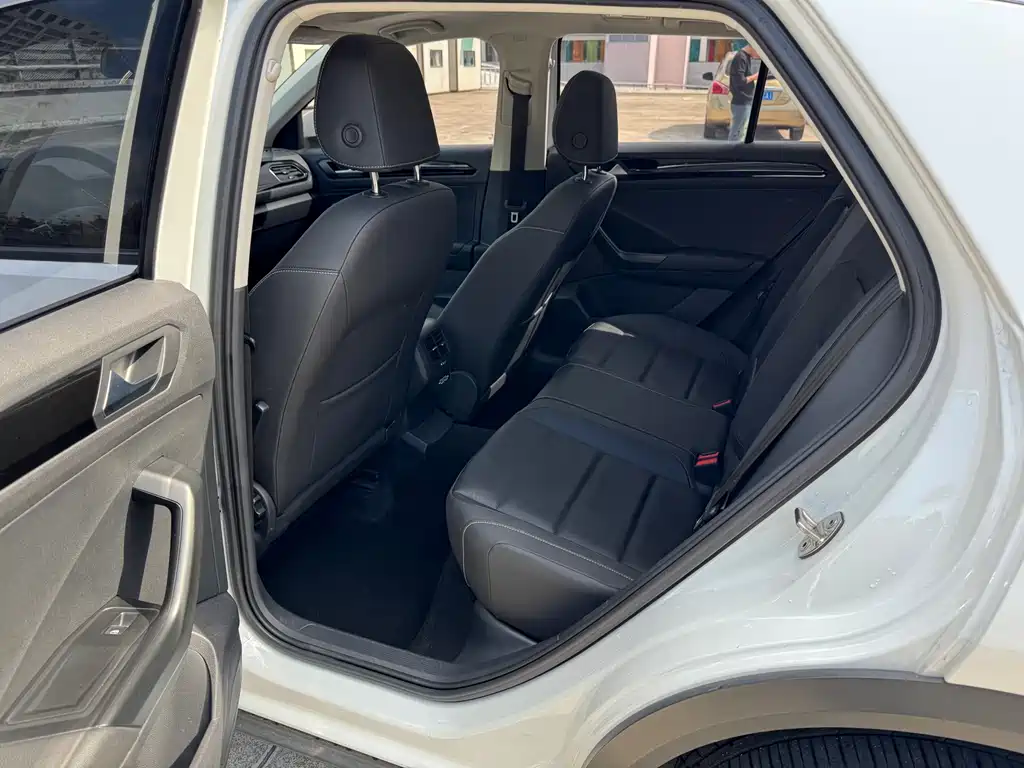 VOLKSWAGEN T ROC EXPLORING SONGS