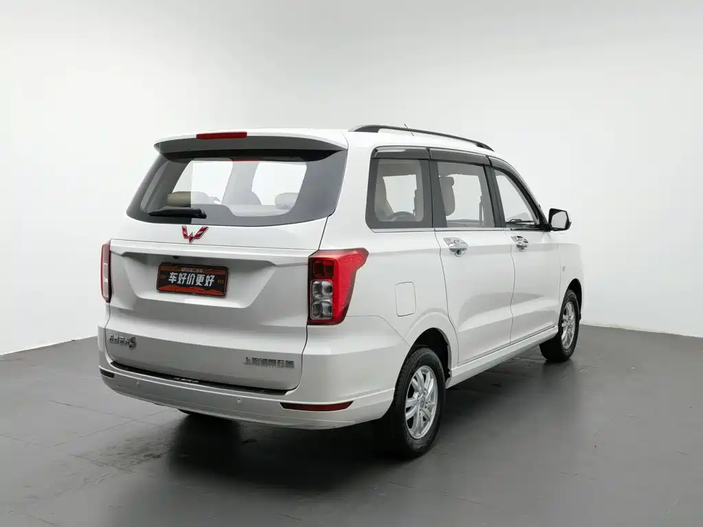 Wuling Hongguang — миниатюра 2