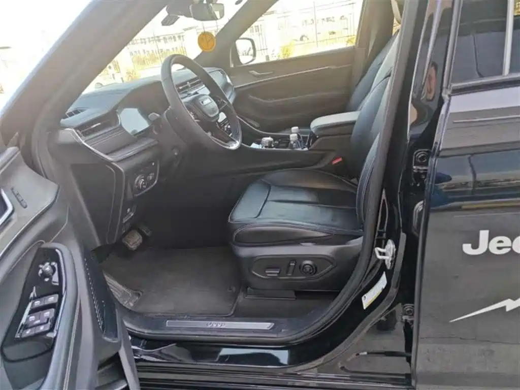 JEEP GRAND CHEROKEE 4XE