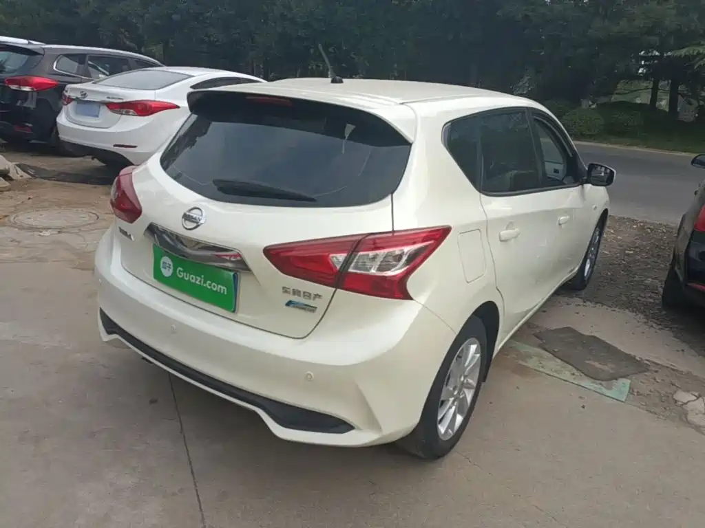 Nissan Tiida — миниатюра 7