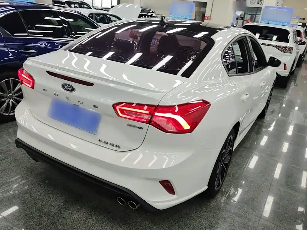 Ford Focus — миниатюра 7