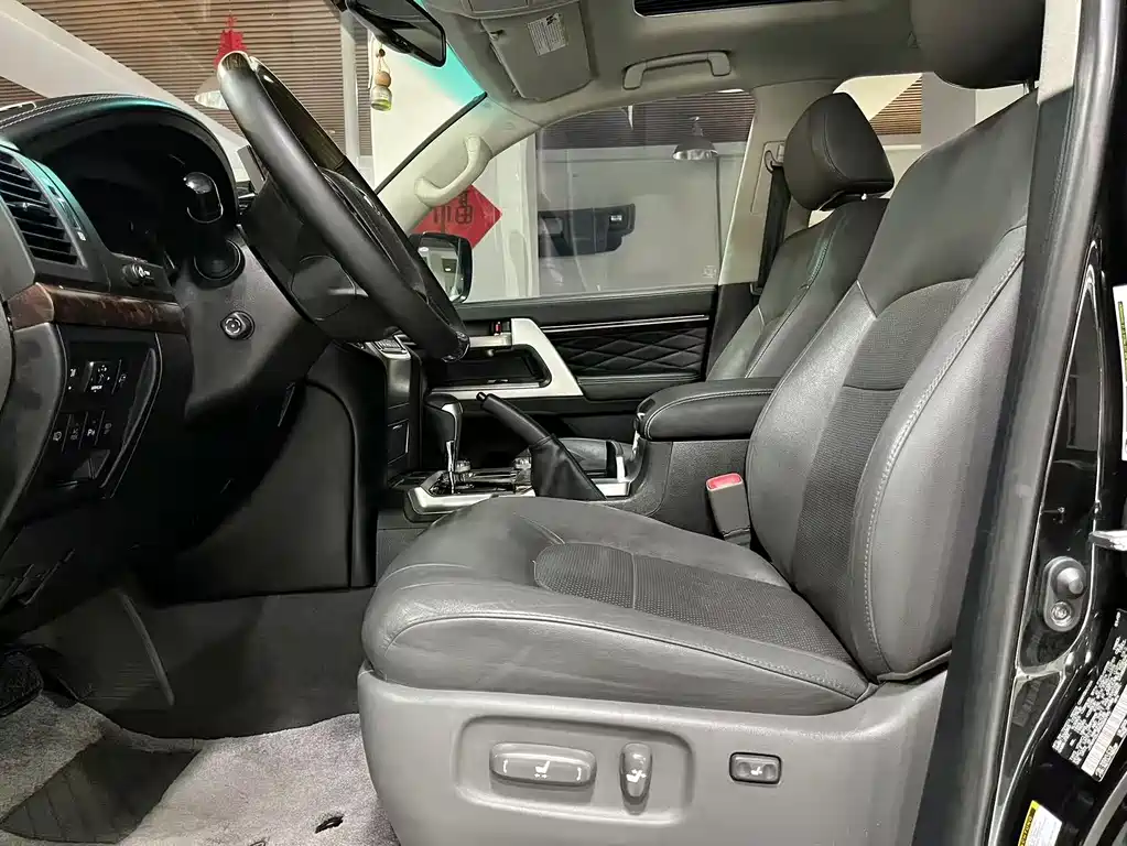 Toyota Land Cruiser 2009 5.7L