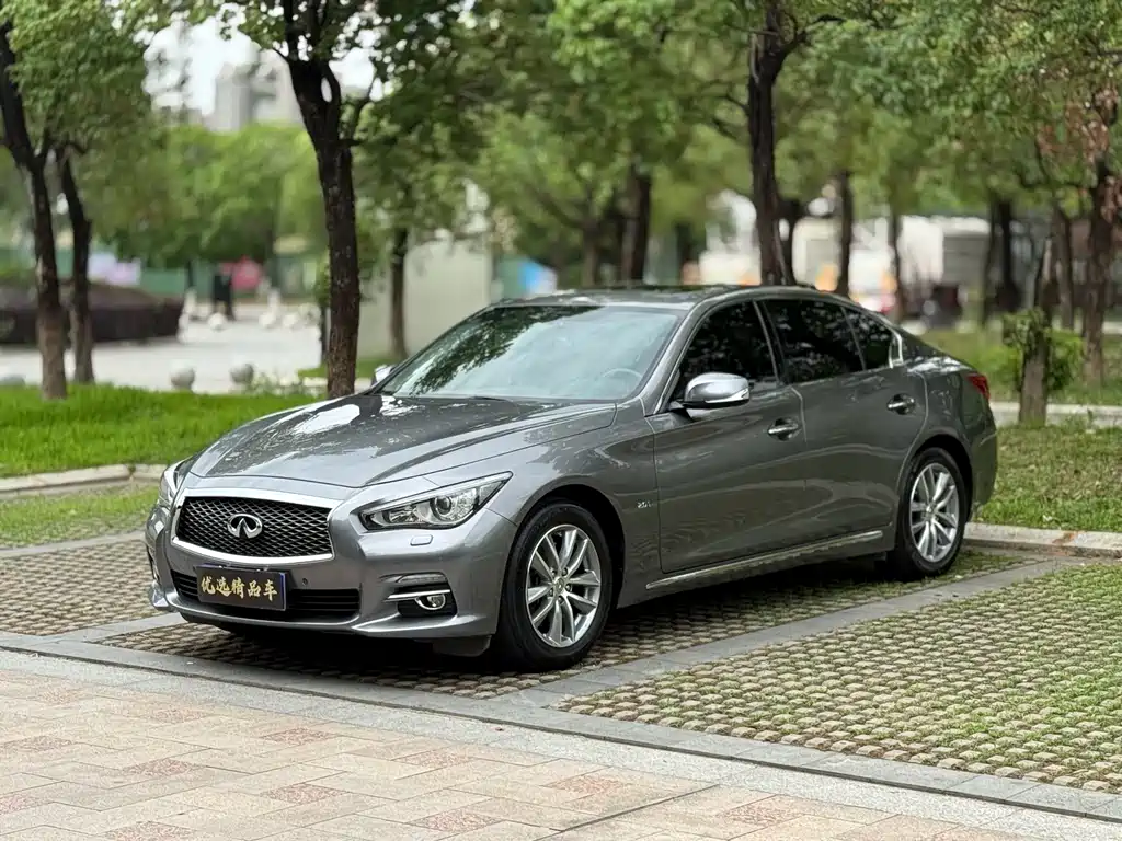 Infiniti Q50L 2015
