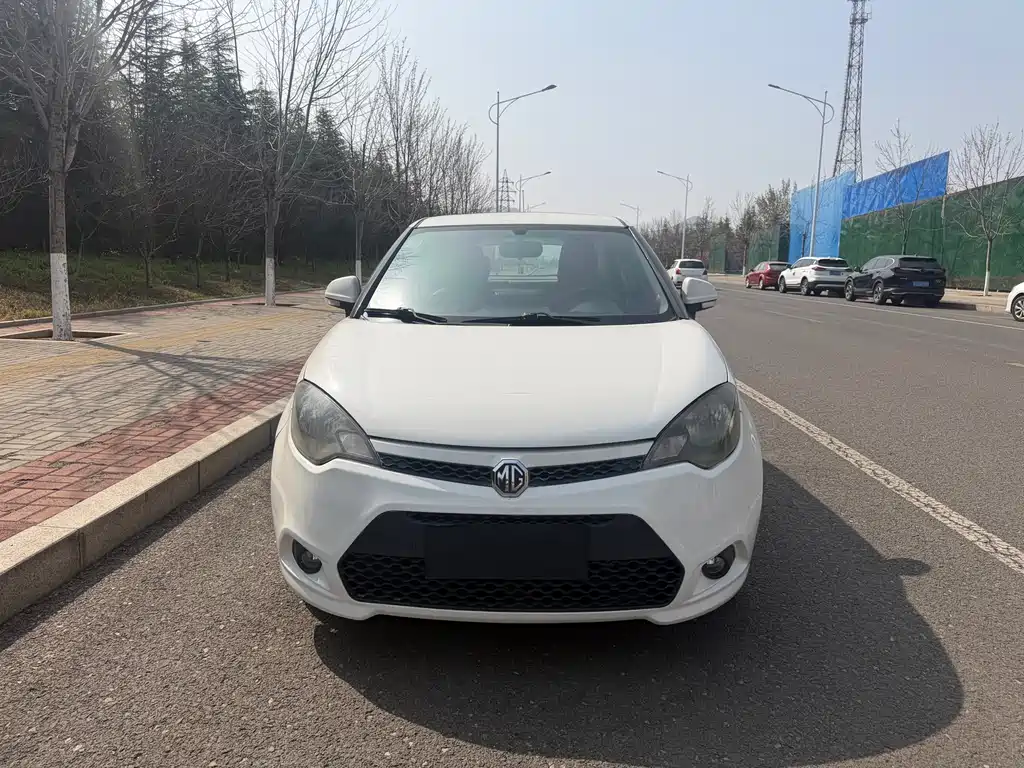 MG 3 2013 1.5L AMT Elite