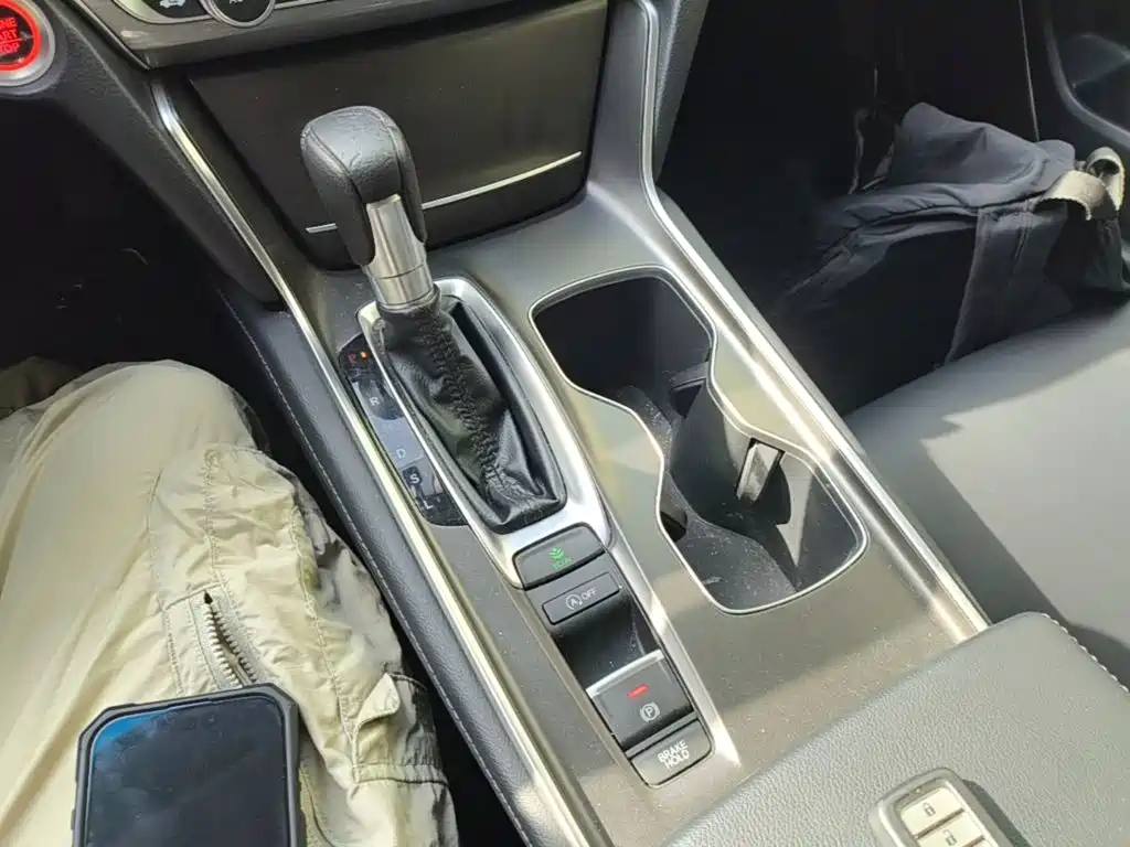 Honda Accord — миниатюра 14