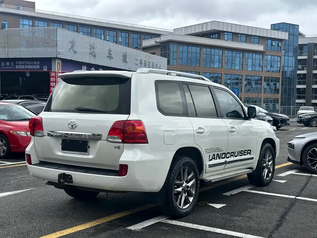 Toyota Land Cruiser — миниатюра 9