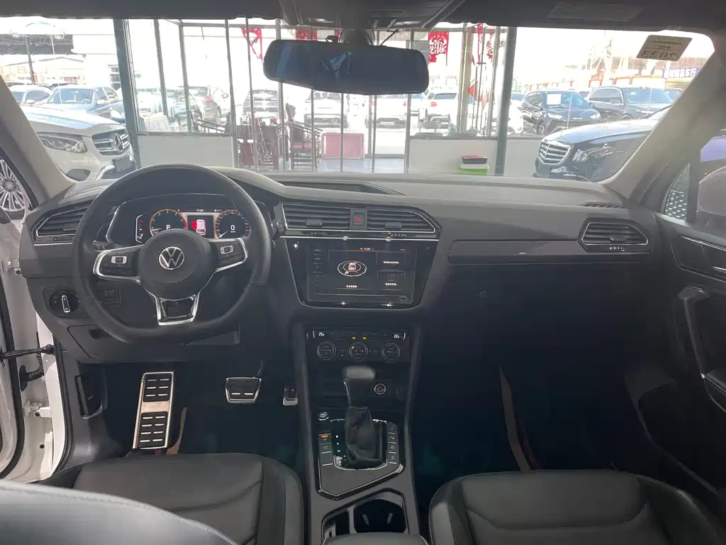 Volkswagen Tiguan L L 2021 330TSI AT R-Line Flagship