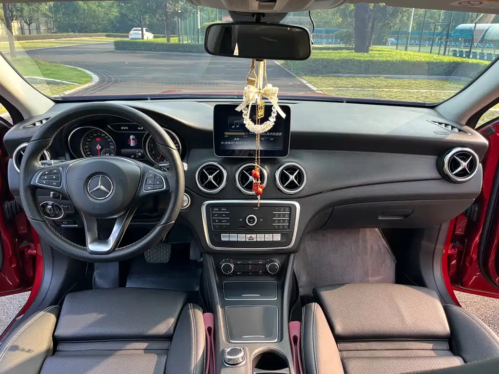 Mercedes-Benz GLA — миниатюра 10