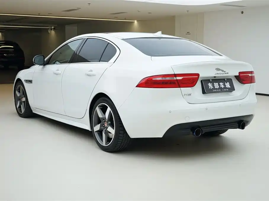 Jaguar XE 2015 2.0T 240PS R-Sport