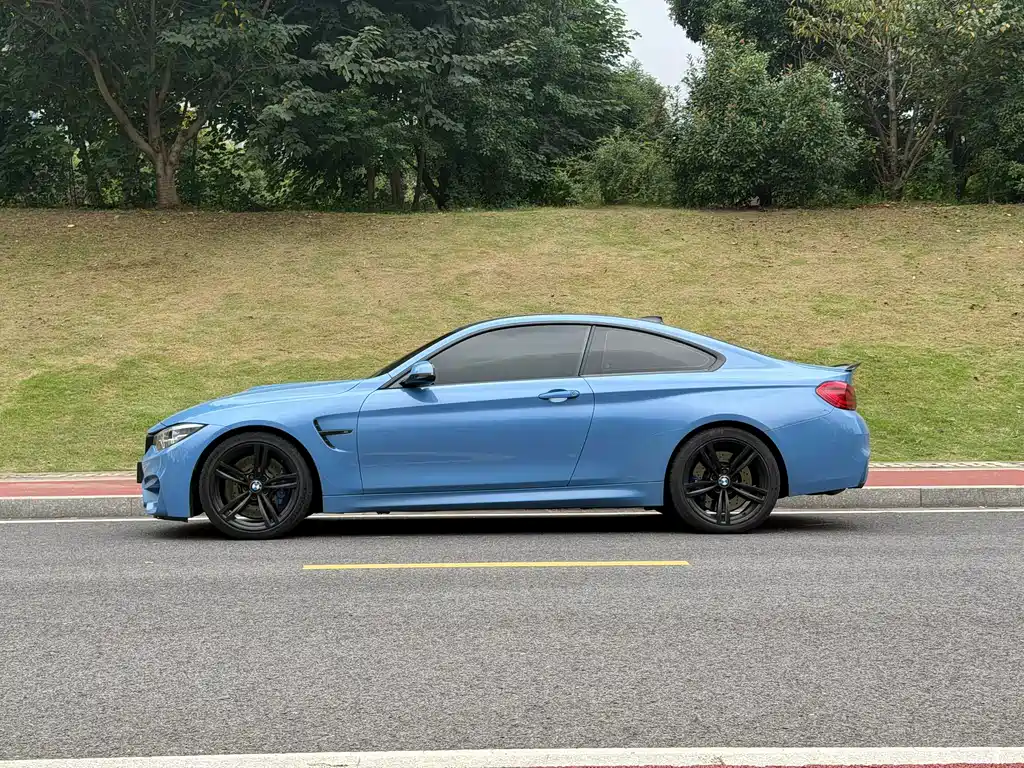 BMW M4 — миниатюра 5
