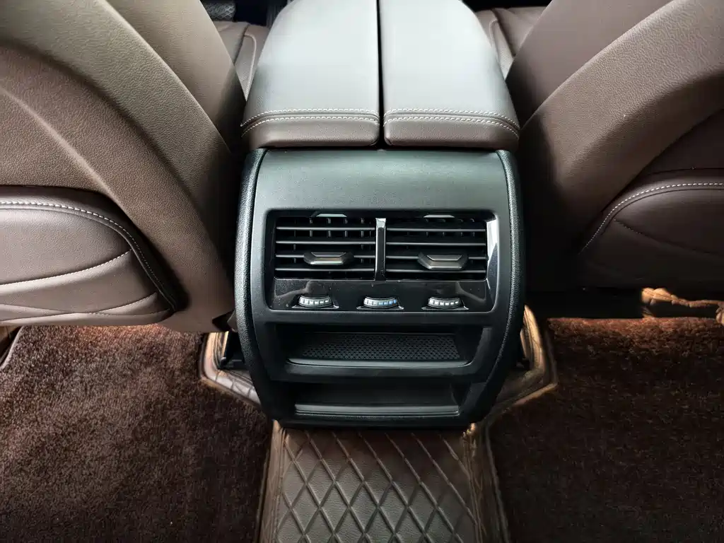 BMW X5 2022 xDrive 30Li Premium M Sport