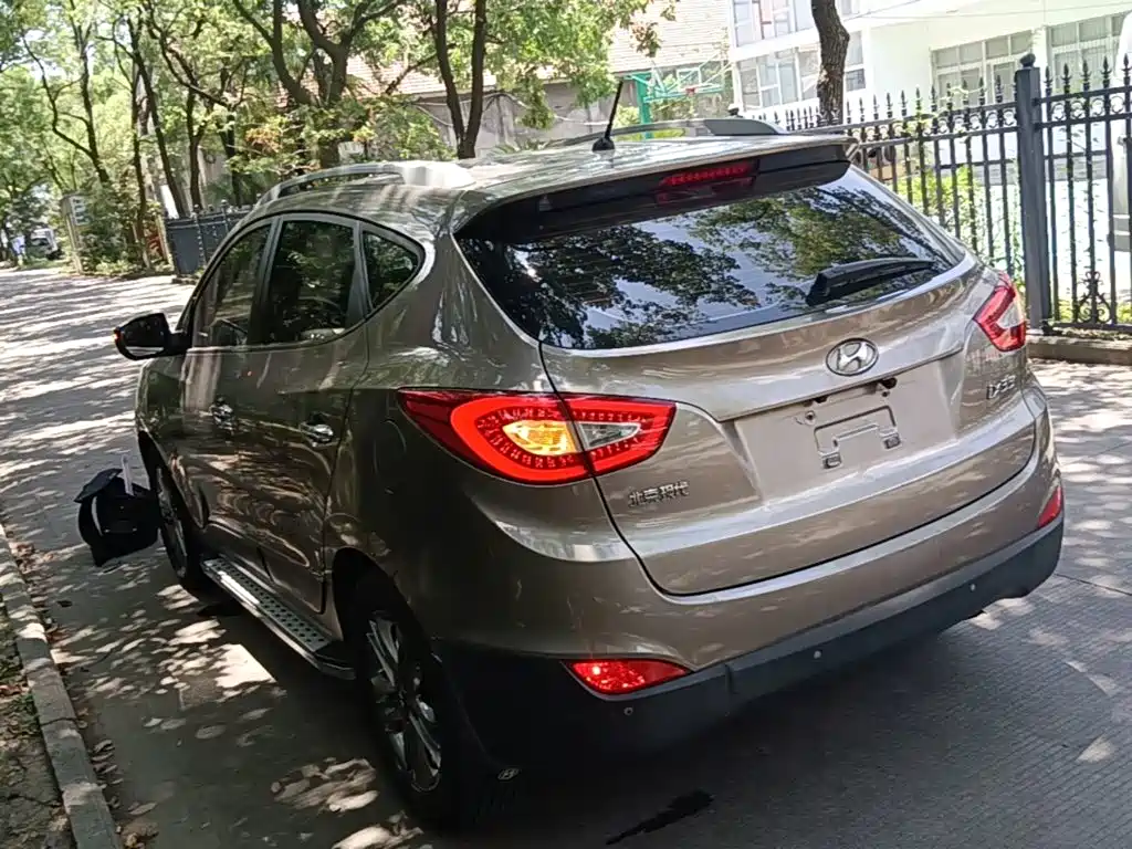Hyundai BAIC Hyundai ix35 ix35 2015 2.0L AT IV