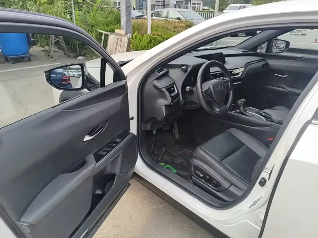 Lexus UX — миниатюра 16