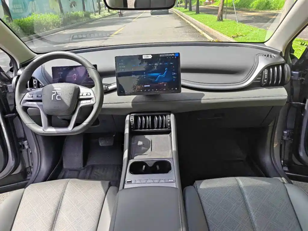 BYD Yuan Plus — миниатюра 8