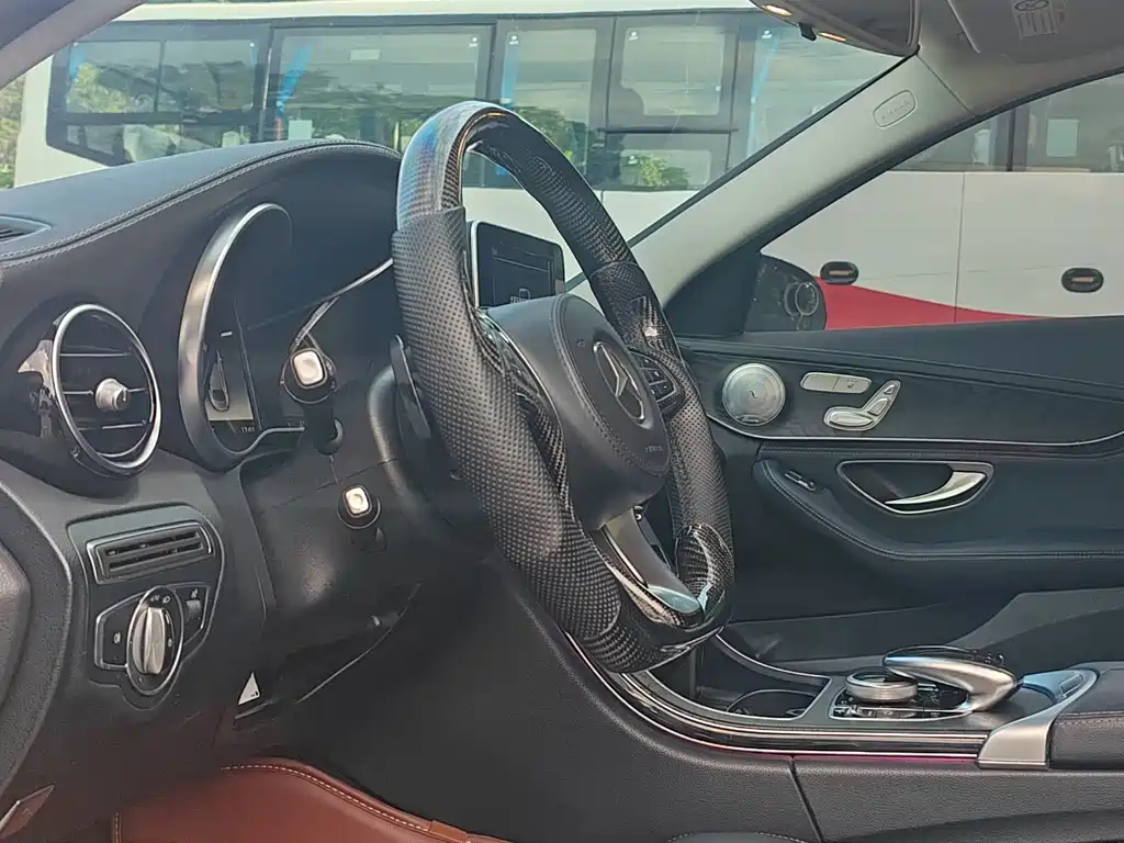 Mercedes-Benz C-Class — миниатюра 8