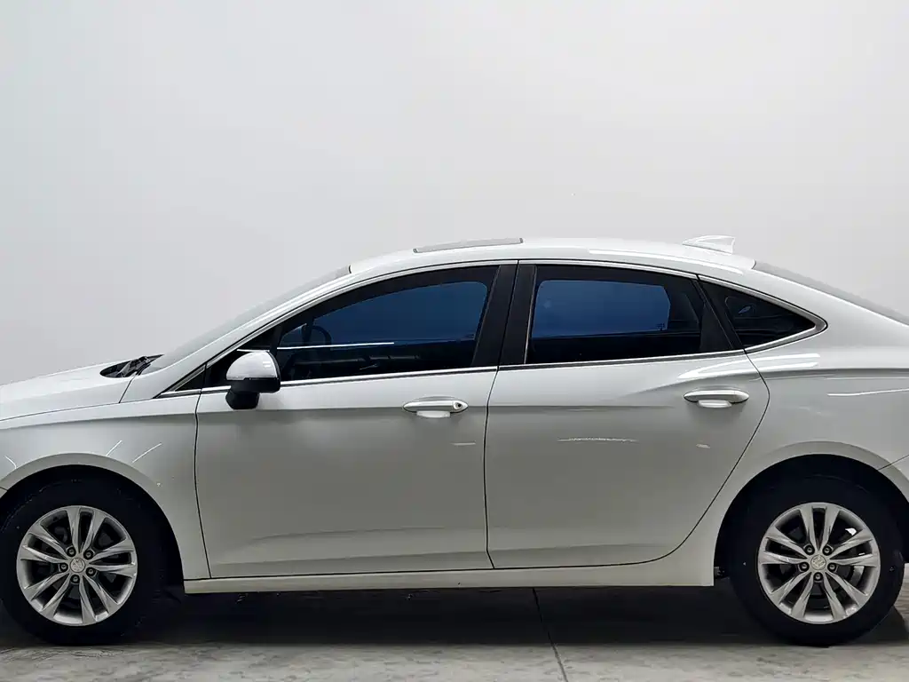 Buick Verano — миниатюра 7