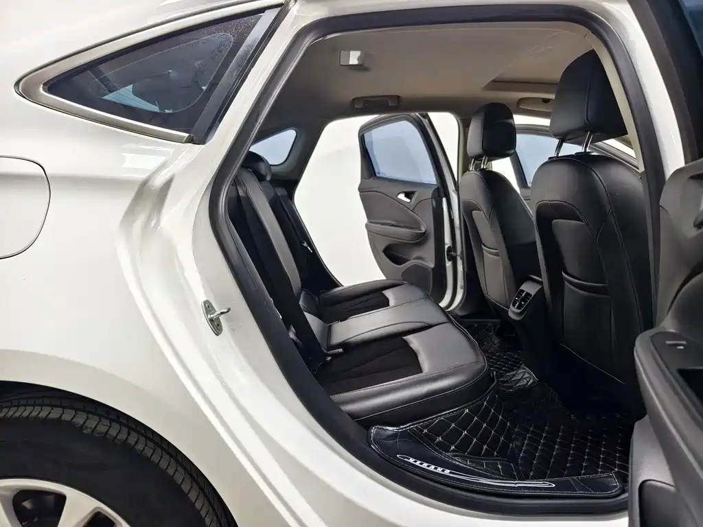 Buick Verano — миниатюра 16