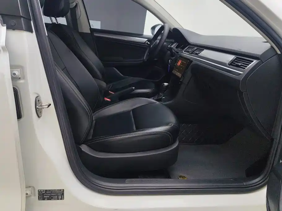 Volkswagen Bora — миниатюра 8