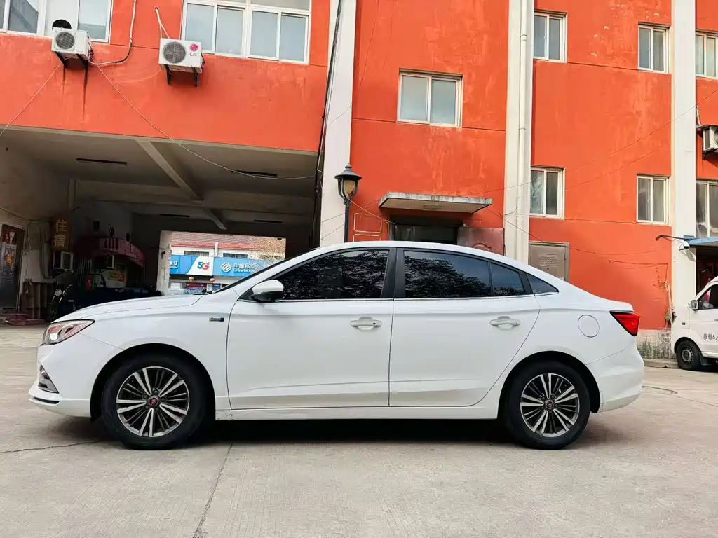 ROEWE I5