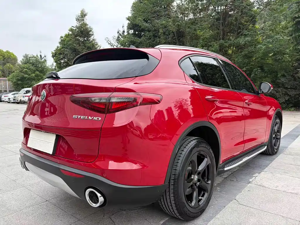 Alfa Romeo Stelvio — миниатюра 7