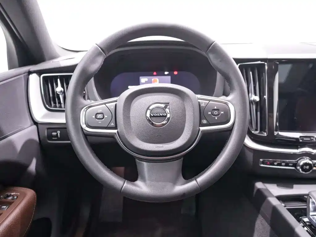 Volvo XC60 — миниатюра 13