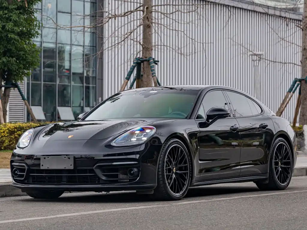 Porsche Panamera 2021