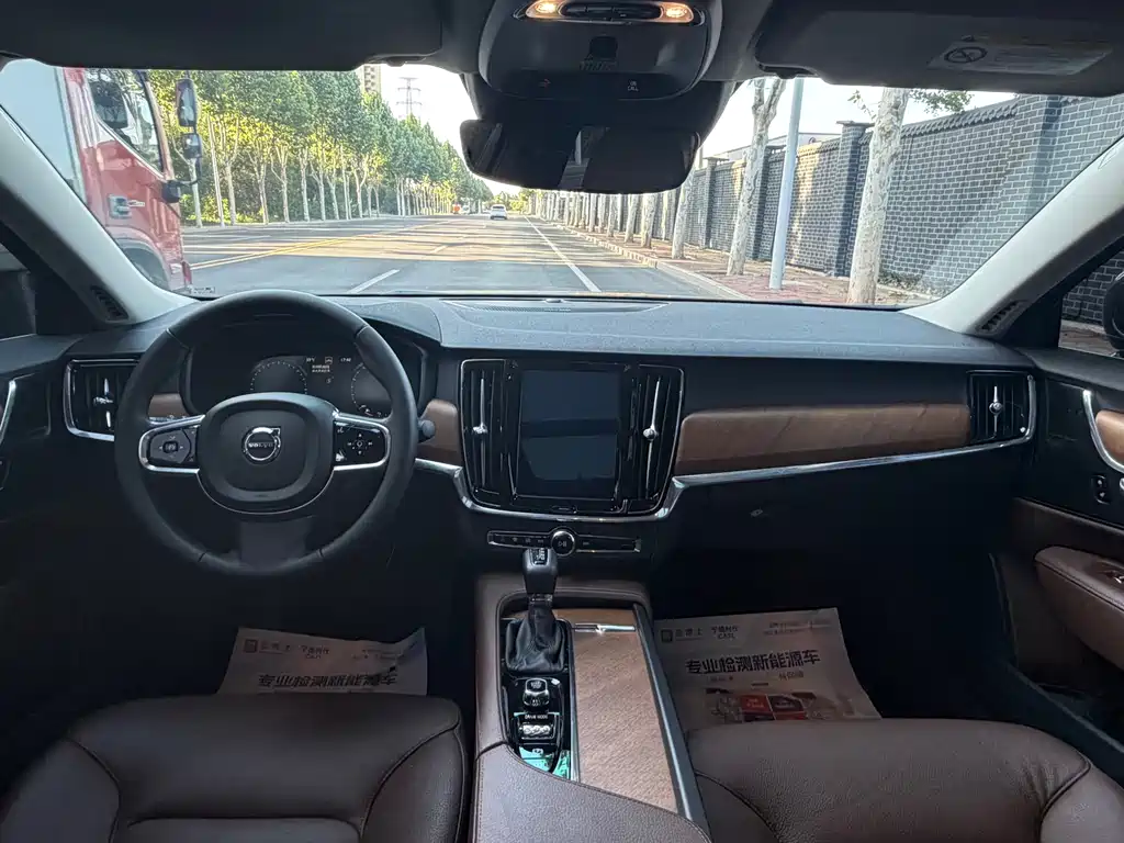 Volvo S90 2019 T5