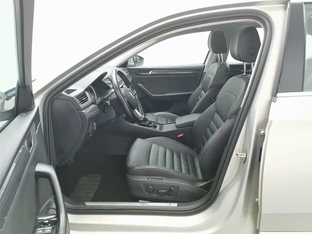 Skoda Superb 2018 TSI330 DSG Luxury V