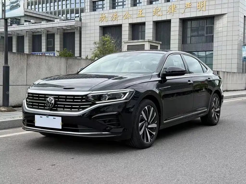 Volkswagen Passat 2025