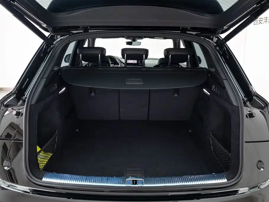 Audi Q5L 2025 45 40 TFSI Luxury