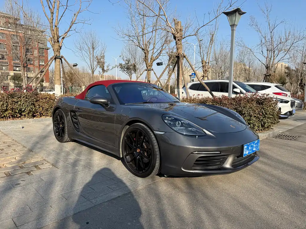 PORSCHE 718
