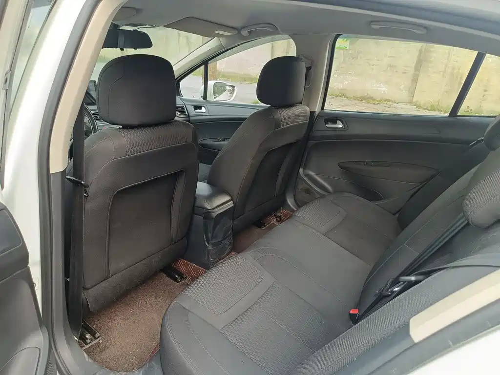 Peugeot 308 1.6L Manual Fashion Edition, фото 9
