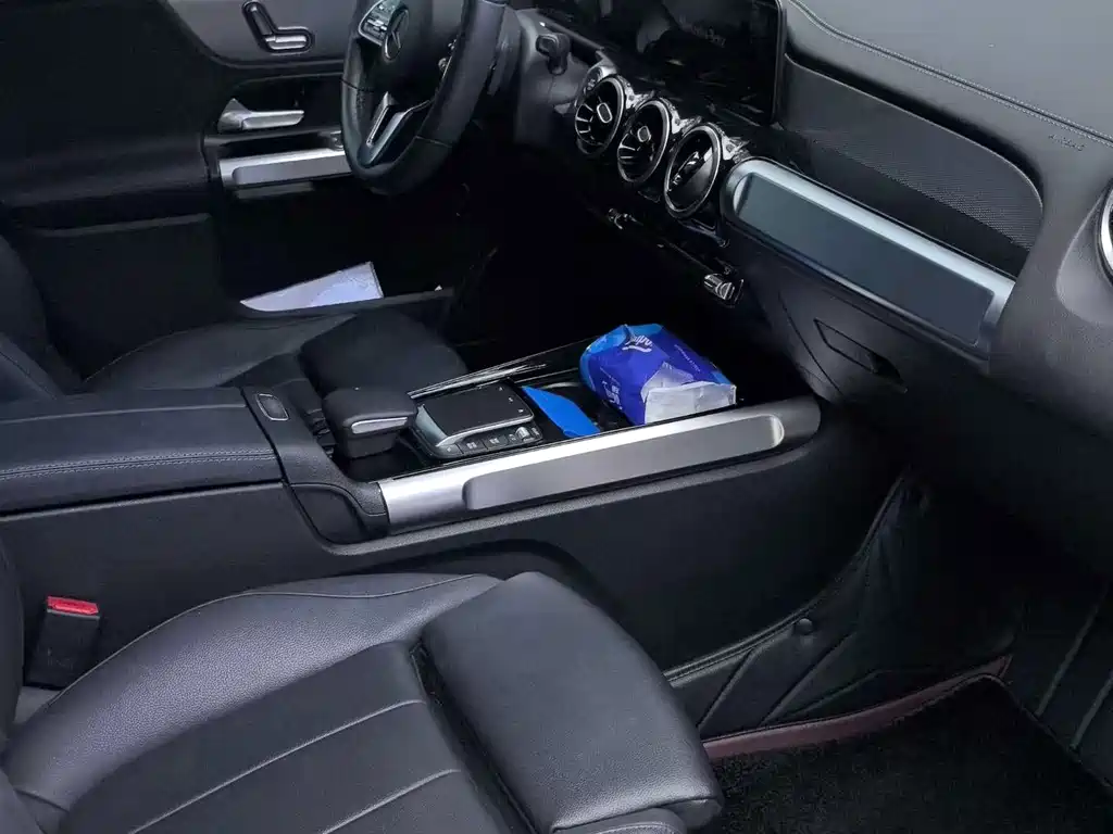 Mercedes-Benz GLB — миниатюра 7