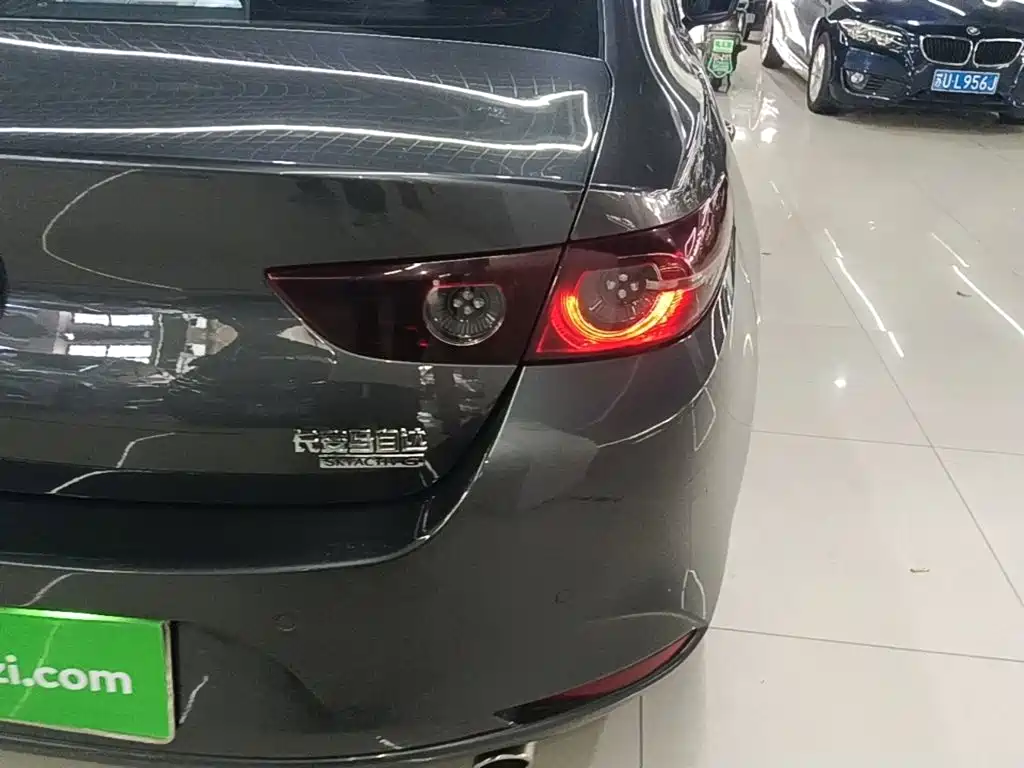 Mazda 3 Axela — миниатюра 8