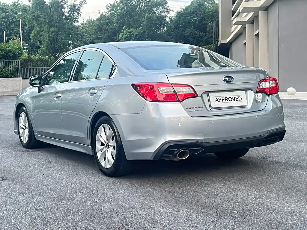 Subaru Legacy — миниатюра 6